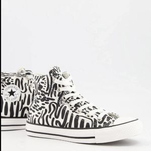 EUC Converse High Top Chuck Taylor All Stars Abstract Print
